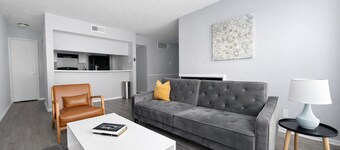 Sleepover | Beautiful 1BD/1BA + Gym - Wichita