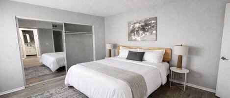 Iron/ironing board, WiFi, bed sheets