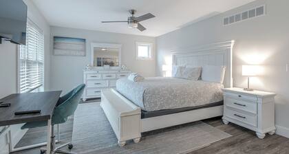 Dune Escape - Hot Tub - 10-Min Beach Walk - Dog Friendly