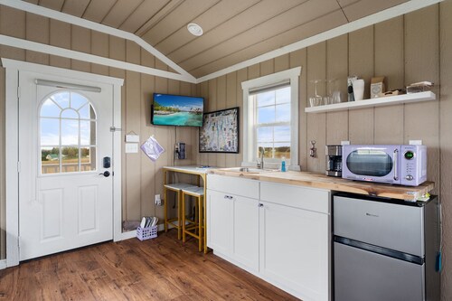 Serenity Escape: Calm Cottage