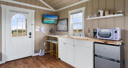 Serenity Escape: Calm Cottage