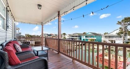 "Dibbs on Holden" 3 Bedroom, 3 Bathroom, Canal Home