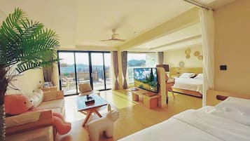 Superior Suite, Mountain View | Desk, free WiFi, bed sheets
