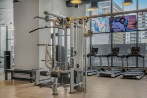 Fitness facility - Urban Penthouse | Pool Table | Gym | Walk to Rogers (Edmonton)