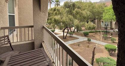 Cozy 1-bedroom condo in pleasant Las Vegas with AC and gym