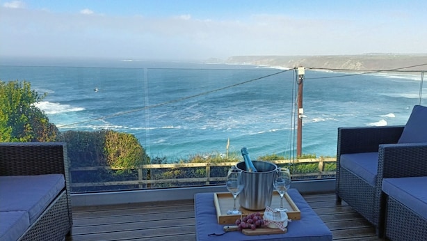Unclassified image, 1 of 105, button - Ocean edge, beach side holiday cottage in Sennen Cove with 180’ panoramic Views (Sennen Cove)
