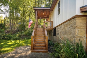 Property grounds - Newly rebuilt 2-bedroom house in Boone for a relaxing getaway (Boone)