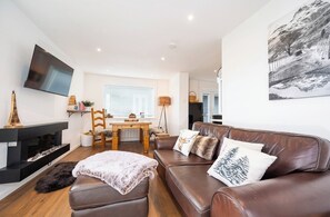 Living area - Countryside Lodge in Bulmer, Suffolk (Bulmer)