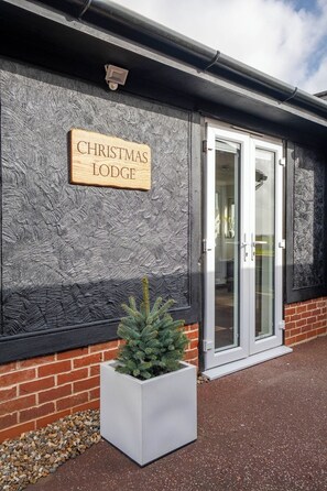 تفاصيل الفندق من الخارج