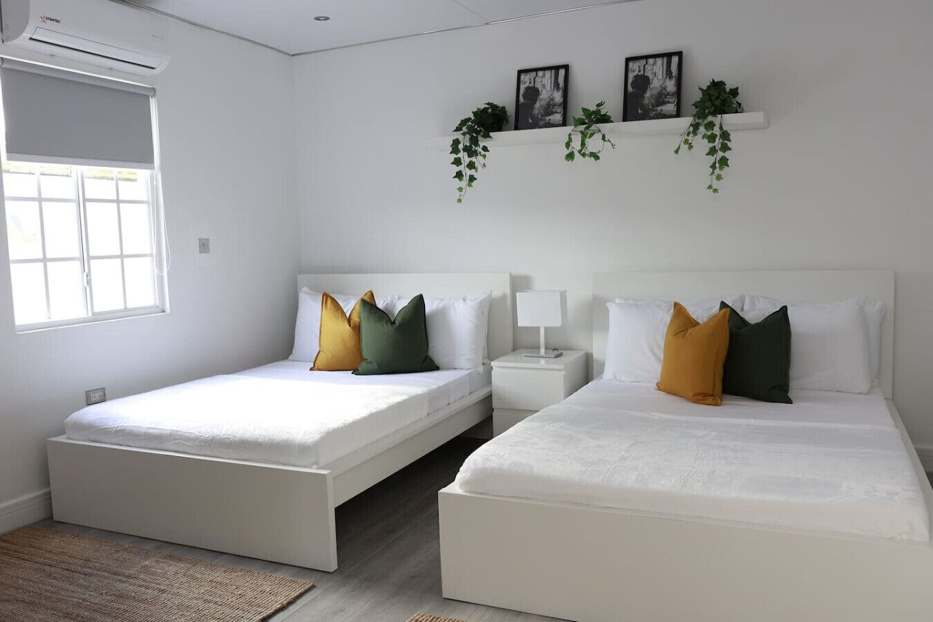 Desk, iron/ironing board, WiFi, bed sheets
