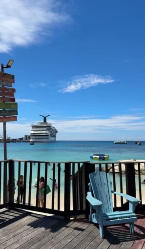 Property grounds - Oceanview 2BR | Beach Access | Turtle Towers (Ocho Rios)