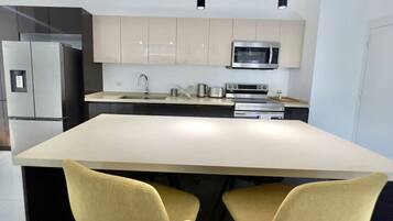 Fridge, microwave, oven, stovetop