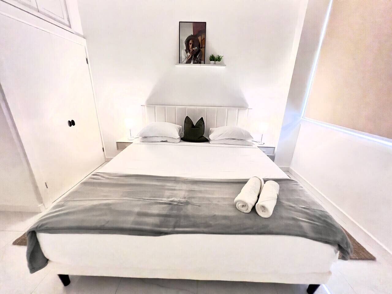 Iron/ironing board, WiFi, bed sheets