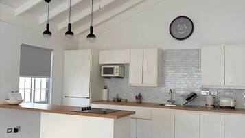 Fridge, microwave, stovetop, toaster