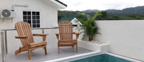 المنطقة المحيطة بالمنشأة