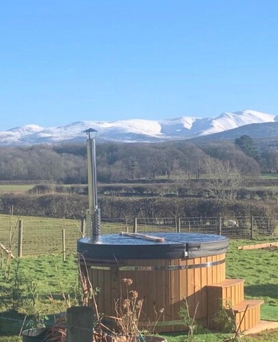 Hot Tub Getaway, Snowdon Views, Peaceful Stay