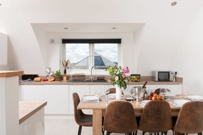 Dining - Trelantis, 5 Gwelva - Sea view, 250m to beach, Pets welcome (Newquay)
