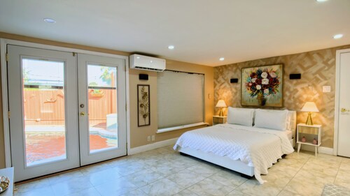 Peaceful Studio with Pool Near Airport Retreat