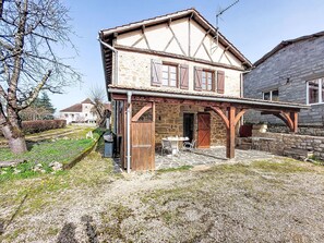 Exterior - Gite de la chapelle by Interhome (Queyssac-Les-Vignes)
