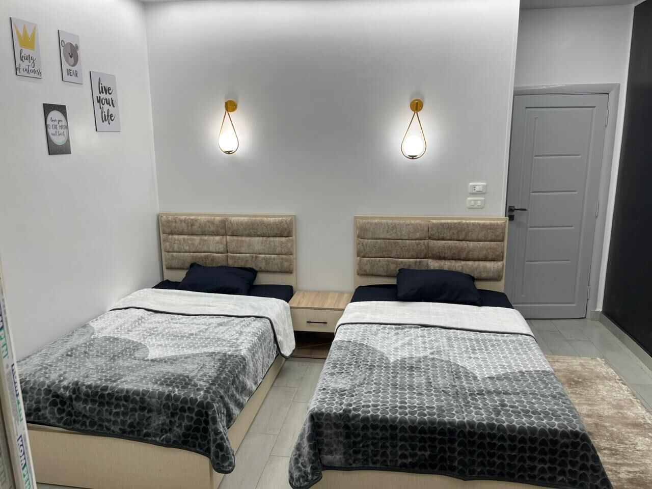 2 chambres, fer et planche à repasser, Wi-Fi, draps fournis