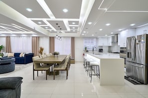 บ้านพัก | 4 ห้องนอน