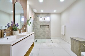 บ้านพัก | 4 ห้องนอน