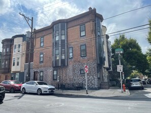 Exterior - S11 spacious one room one bathroom ,queen villege,share kitchen (Philadelphia)