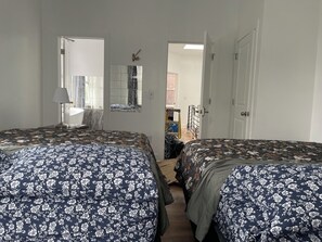 Room - S11 spacious one room one bathroom ,queen villege,share kitchen (Philadelphia)