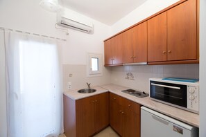 Private kitchen - Santorini Caldera view Romantic Suite (Santorini)