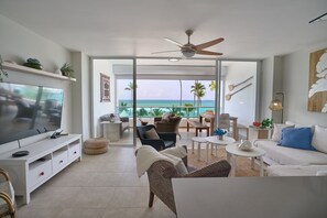 Room - Sunset Glow Retreat Marbella Beachfront Pool (Guayacanes)