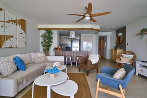 Room - Sunset Glow Retreat Marbella Beachfront Pool (Guayacanes)