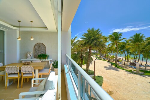 Marbella LUX Sunsets Beachfront Pool Families
