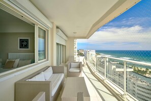 Apartment | 3 bedrooms - 3BR Hemingway Retreat Juandolio Walktobeach GYM (Guayacanes)