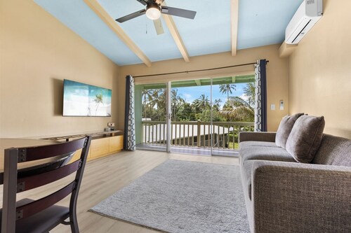 Ocean View 1BR • Balcony • Near Beaches and Downtown