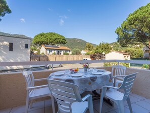 Outdoor dining - Santa Barbara by Interhome (Cavalaire)