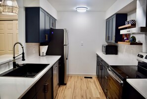 Unclassified image, 4 of 14, button - Fully Remodeled & Newly Furnished Browne's Addition Condo - Dog Friendly! (Spokane)