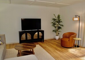 Living area - Fully Remodeled & Newly Furnished Browne's Addition Condo - Dog Friendly! (Spokane)