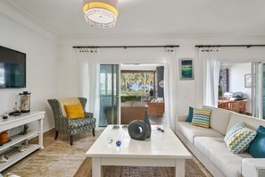 House - 3BR Beach Retreat Terrenas Pool Maid Beachfront (Las Terrenas)