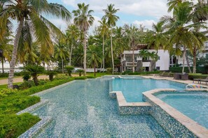 3 bedrooms - 3BR Beach Retreat Terrenas Pool Maid Beachfront (Las Terrenas)