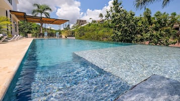 House | 6 bilik tidur