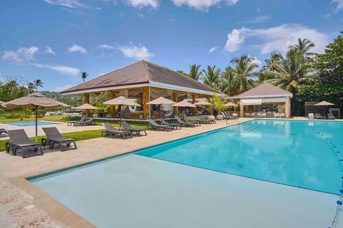 The Palms View Playabonita Beachfront Pool BBQ