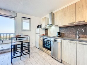 Refrigerador, microondas, horno y lavavajillas 