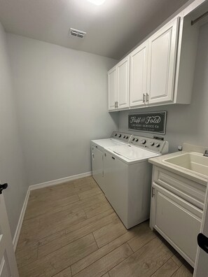 Interior - Charming house in the heart of Mission with Pool (Mission)