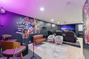 Luokittelematon kuva, 4 kautta 34, painike