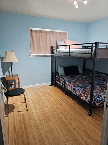 Lakefront!  Folsom Lakefront home. 
3-bedroom unit with AC lakefront Granite Bay