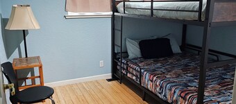 Lakefront!  Folsom Lakefront home. 
3-bedroom unit with AC lakefront Granite Bay