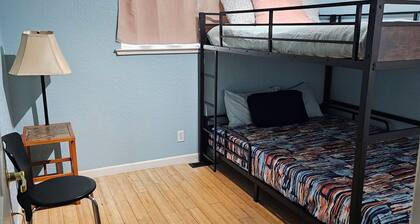 Lakefront! Folsom Lakefront home.
3-bedroom unit with AC lakefront Granite Bay