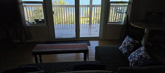 Lakefront!  Folsom Lakefront home. 
3-bedroom unit with AC lakefront Granite Bay