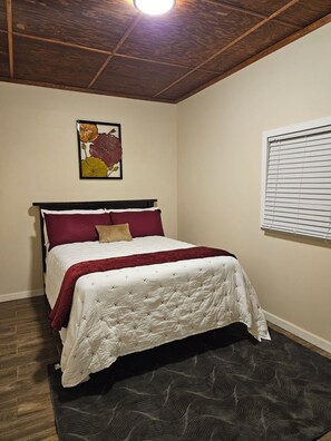 Room - Enjoy a piece of home in a cozy inviting space. (Waynesboro)