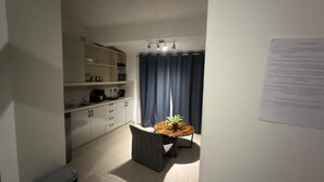 Interior - Charming apartment in Cape Town perfect for your next getaway (Cape Town)